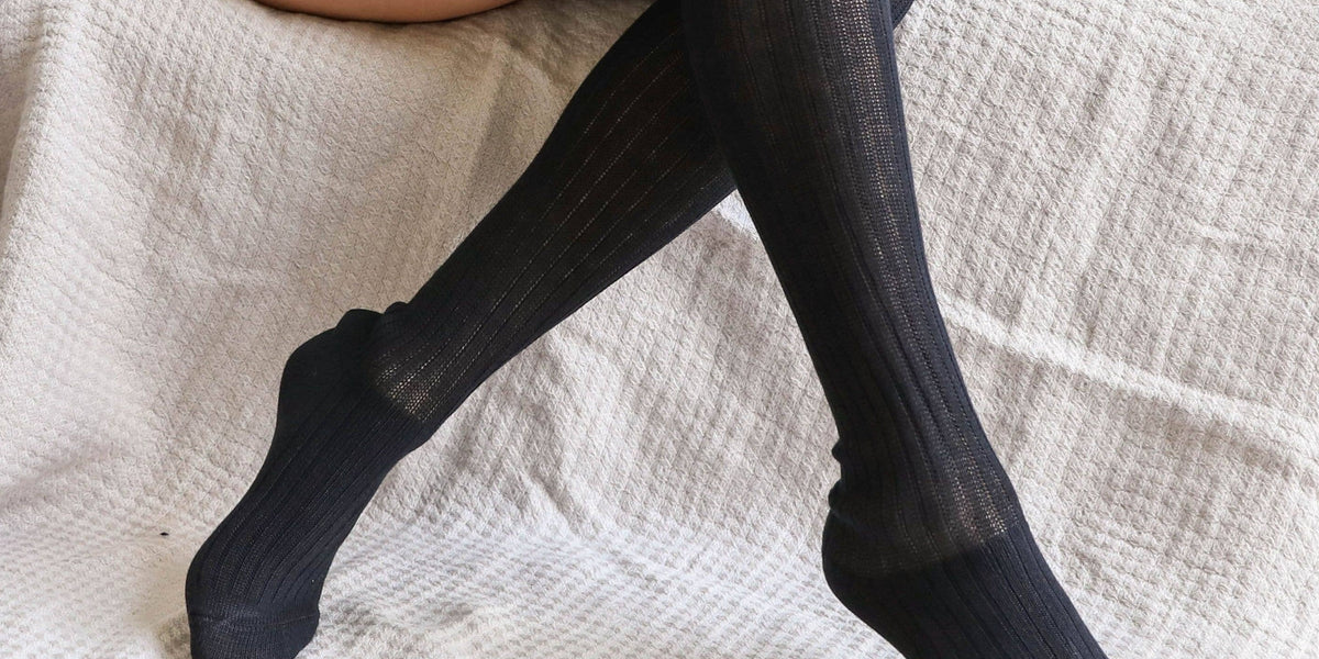 レッグウェア THICK RIBBED THIGH-HIGH SOCKS classicribbedsocks_1200x600_cr
